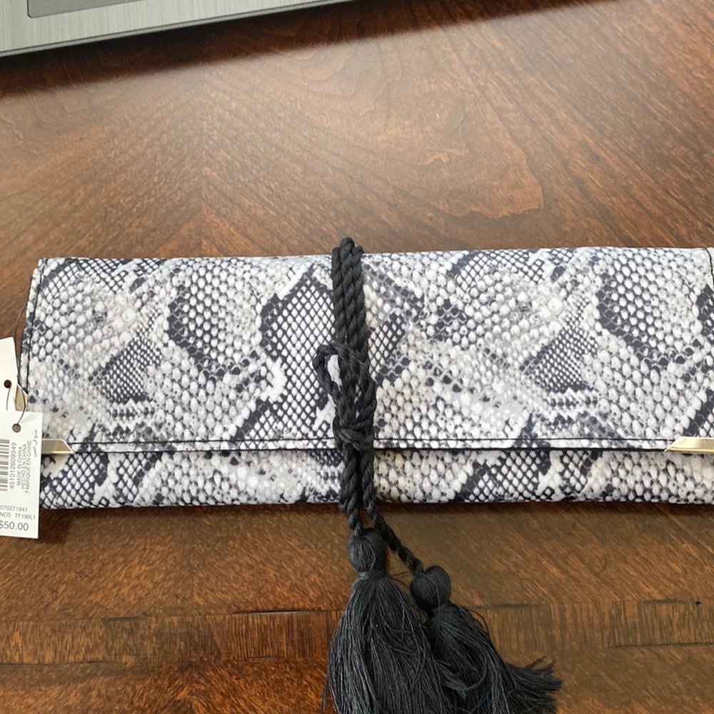 White House Black Market Jewelry Roll. NWT
